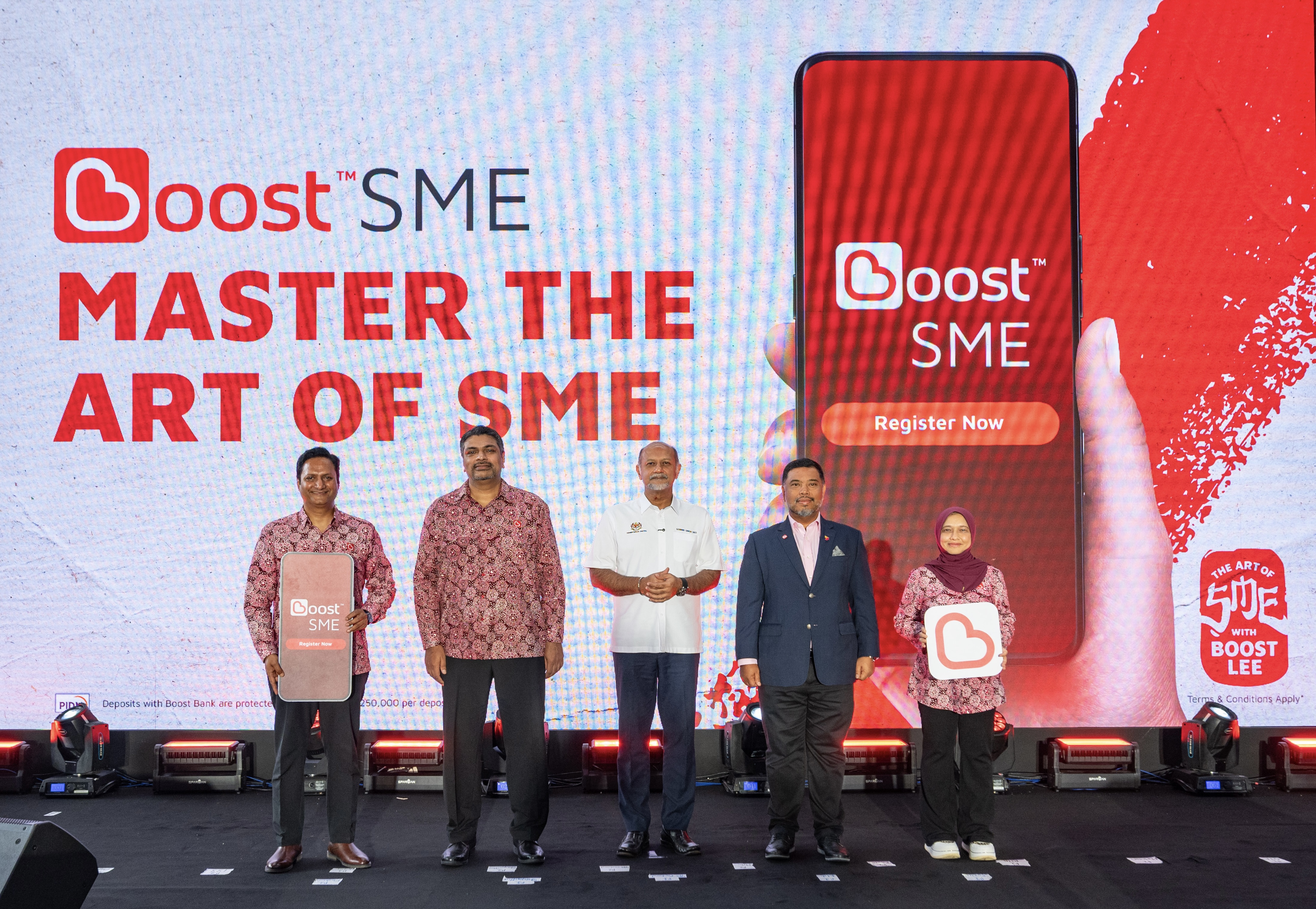 YB Gobind Singh Deo, Minister of Digital, joins Boost in launching Boost SME, a fully digital business banking platform designed to bring banking, financial solutions and payment capabilities together in one seamless ecosystem.